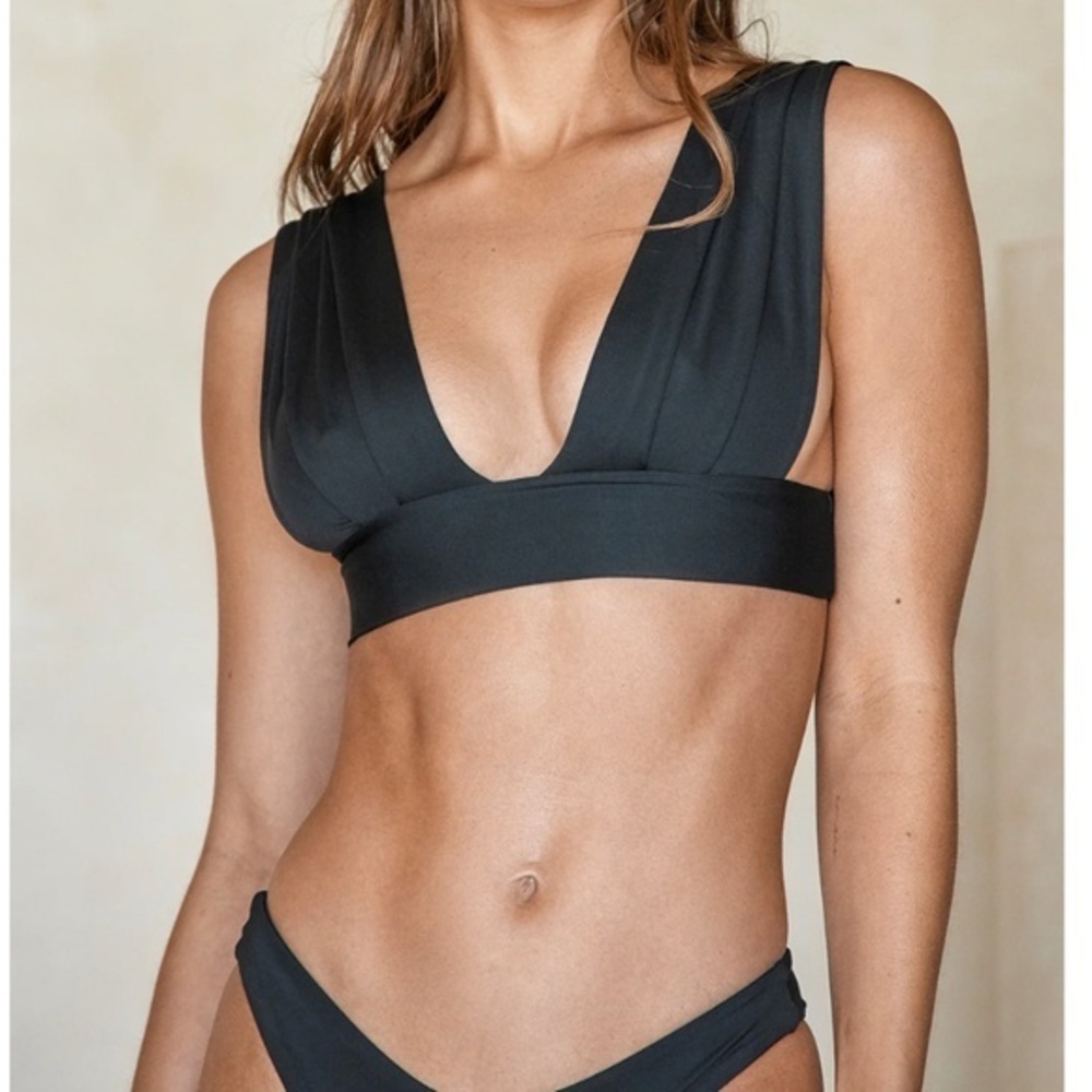 Monday Swimwear Bikini with Aruba Top